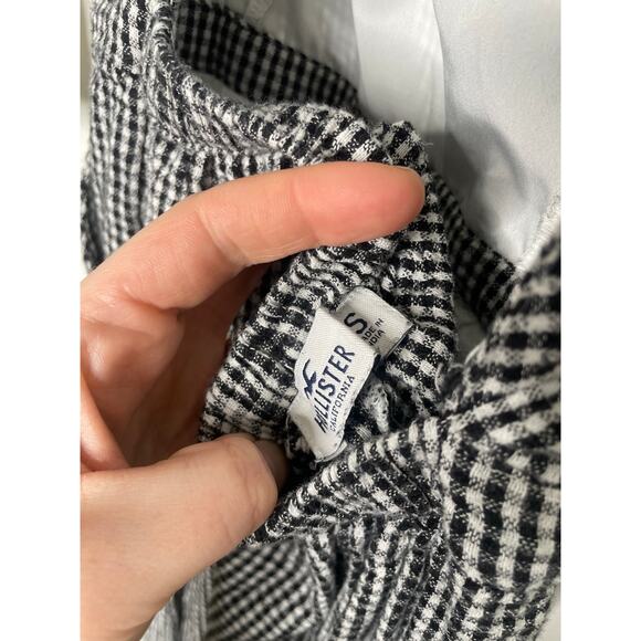⭐️ 3/$20 Hollister Plaid Gingham Jumpsuit Size Small Black White - Picture 7 of 8